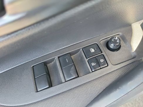 Used 2024 Toyota Corolla LE FWD image 22