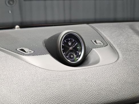 Used 2018 Maserati Levante GranSport image 27