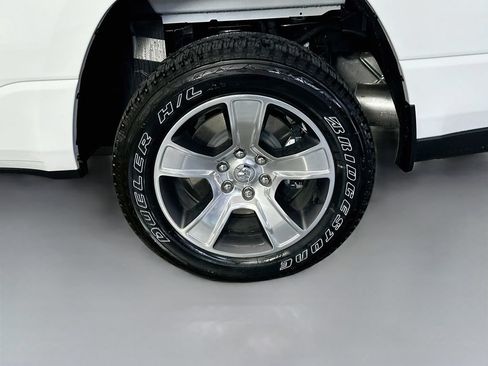 New 2026 RAM 1500 Express AWD/4WD image 17