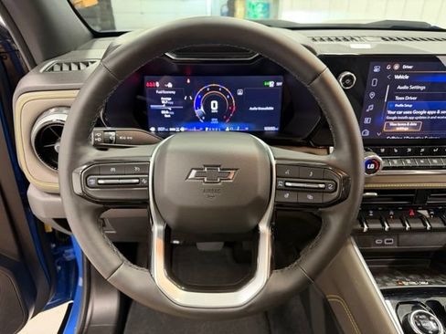 Certified 2025 Chevrolet Colorado ZR2 w/ Technology Package AWD/4WD image 11