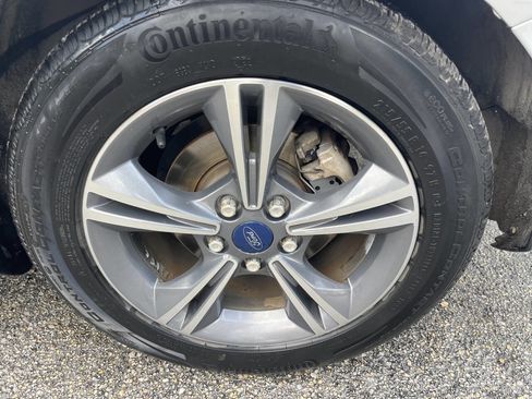 Used 2014 Ford Focus SE w/ SE Sport Package image 32