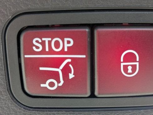 Used 2022 Mercedes-Benz GLS 450 4MATIC image 18