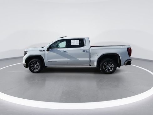 Used 2025 GMC Sierra 1500 SLT image 5