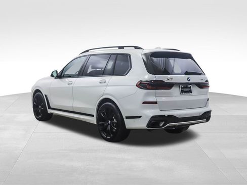 Used 2024 BMW X7 xDrive40i w/ Executive Package image 3