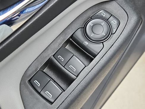 Used 2022 Chevrolet Equinox LS w/ LS Convenience Package image 16