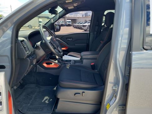 Used 2022 Nissan Frontier PRO-4X w/ Off-Road Protection Package AWD/4WD image 15