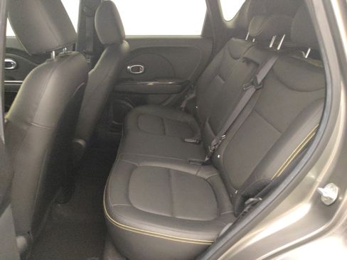 Used 2014 Kia Soul + w/ Primo Package FWD image 18