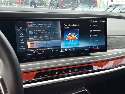 Used 2024 BMW 760i xDrive AWD/4WD image 16