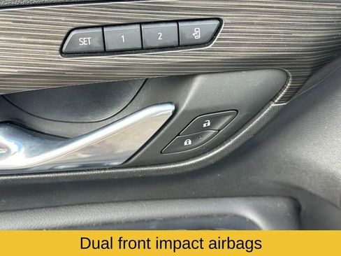 Used 2023 GMC Terrain SLT image 20