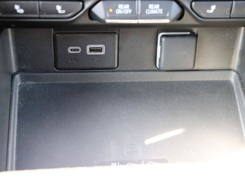 Used 2024 Chevrolet Tahoe LT AWD/4WD image 40