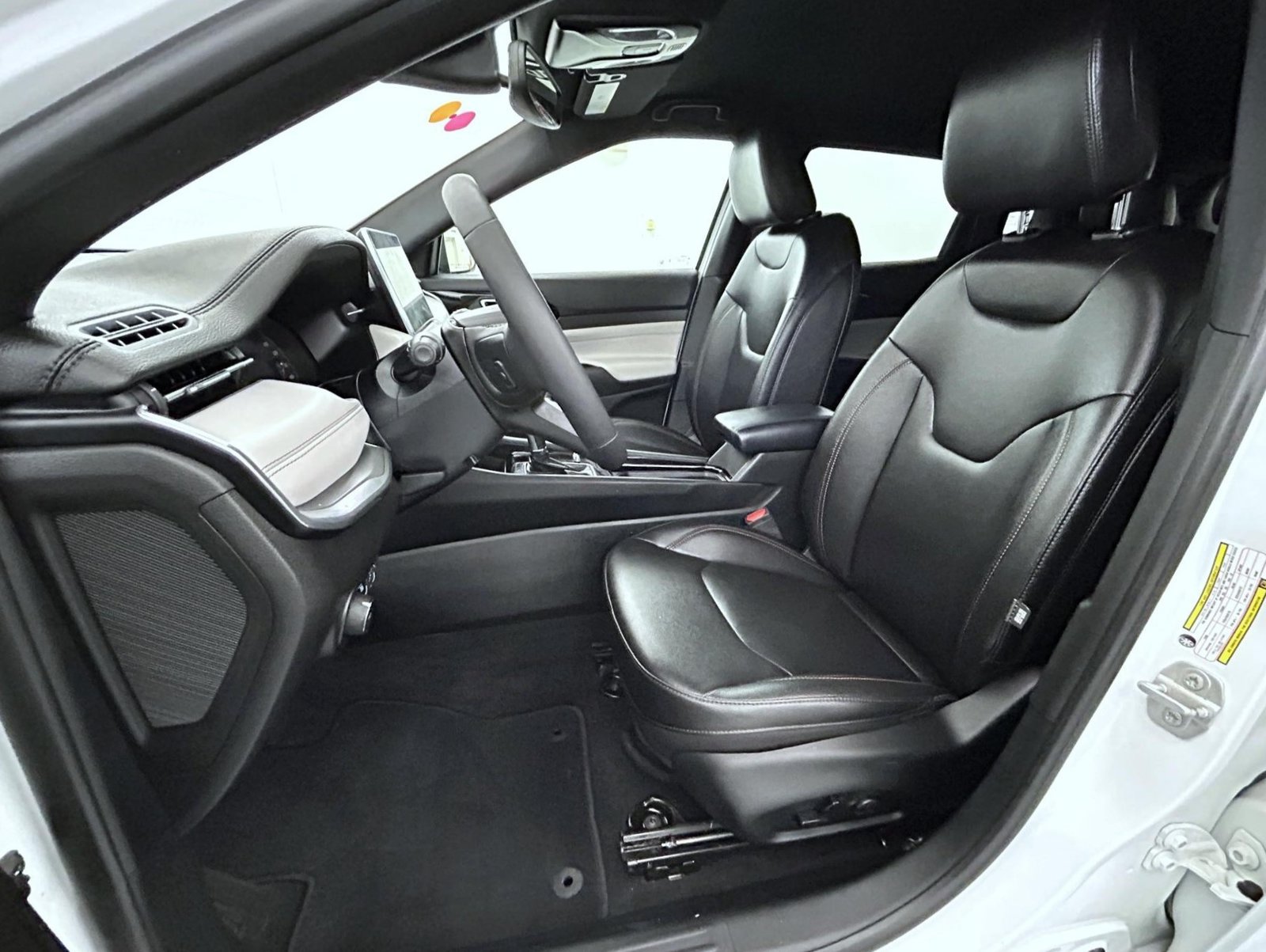 Certified 2024 Jeep Compass Limited AWD/4WD image 10