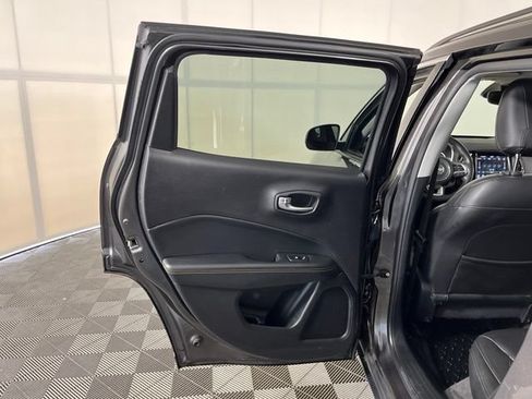 Used 2018 Jeep Compass Limited w/ Navigation Group AWD/4WD image 33