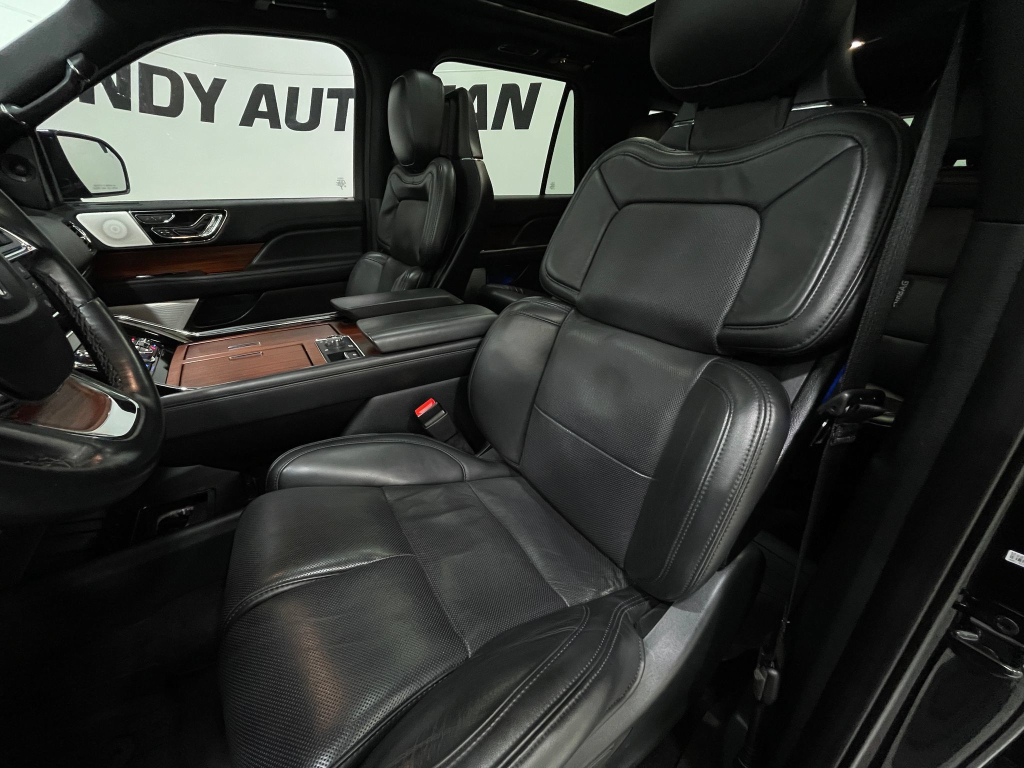 Used 2023 Lincoln Navigator L Reserve AWD/4WD image 13