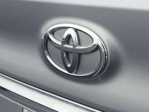 Used 2015 Toyota Camry XLE image 7