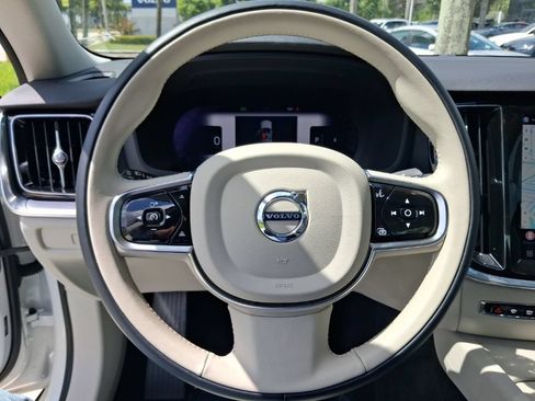 Used 2024 Volvo S60 B5 Core FWD image 17