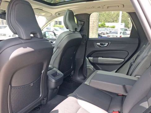 Used 2024 Volvo XC60 B5 Plus w/ Protection Package Premier AWD/4WD image 7