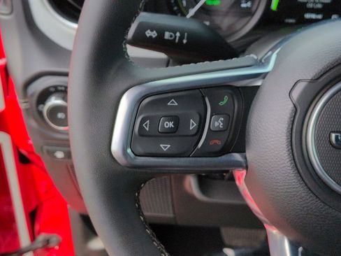 Used 2025 Jeep Wrangler Sahara w/ Safety Group image 19