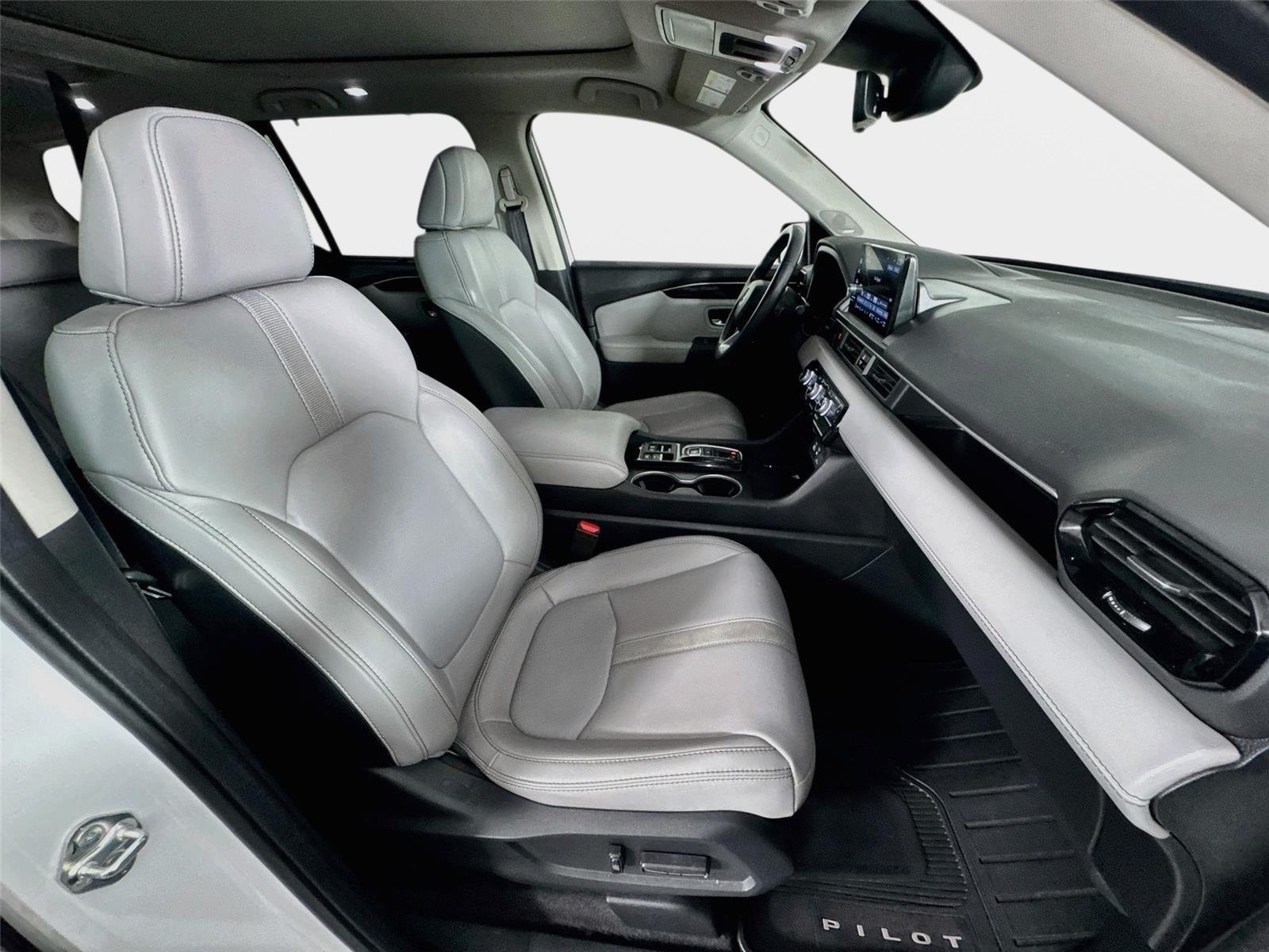 Used 2023 Honda Pilot Touring image 29