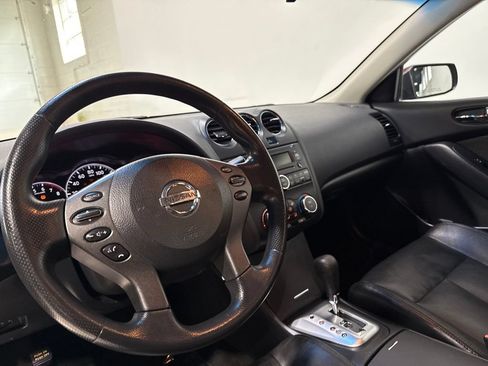 Used 2011 Nissan Altima 2.5 S FWD image 10