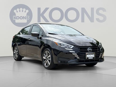 Used 2025 Nissan Versa SV FWD image 10