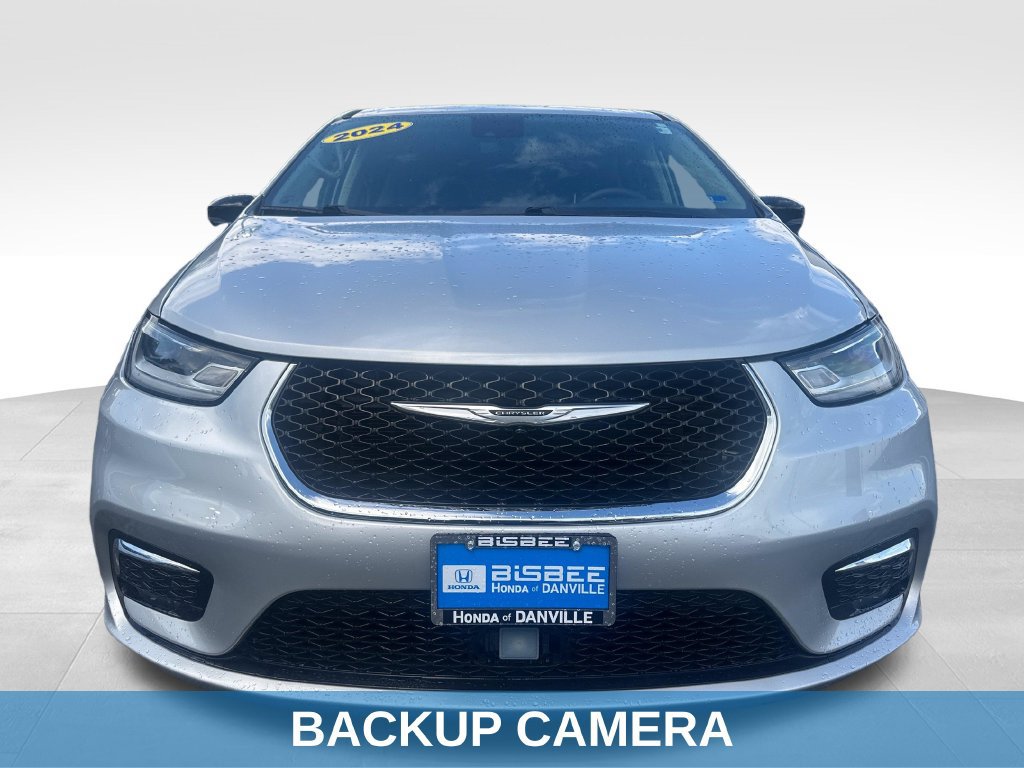 Used 2024 Chrysler Pacifica Touring-L FWD image 11