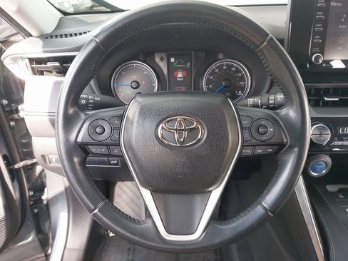 Used 2021 Toyota Venza Limited image 18