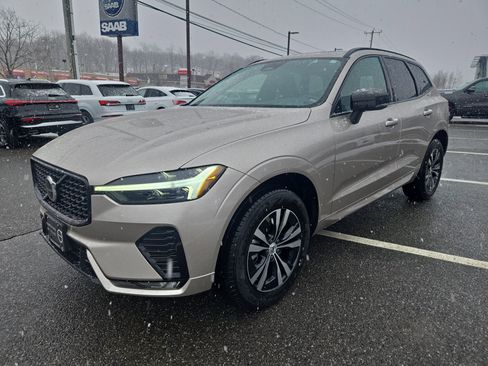 Certified 2025 Volvo XC60 B5 Core AWD/4WD image 4