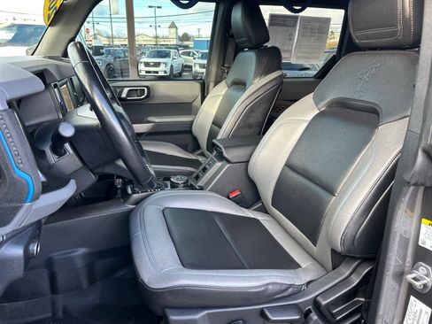 Certified 2022 Ford Bronco Black Diamond image 7