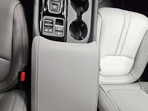 New 2025 Honda Pilot Touring image 23