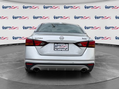 Used 2023 Nissan Altima 2.5 SL FWD image 4