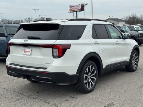 New 2026 Ford Explorer ST-Line image 3