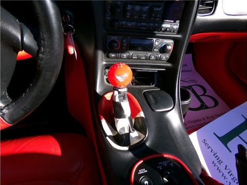 Used 2002 Chevrolet Corvette Convertible w/ Preferred Equipment Group2 image 7