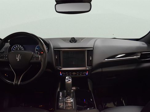 Used 2021 Maserati Levante AWD/4WD image 10