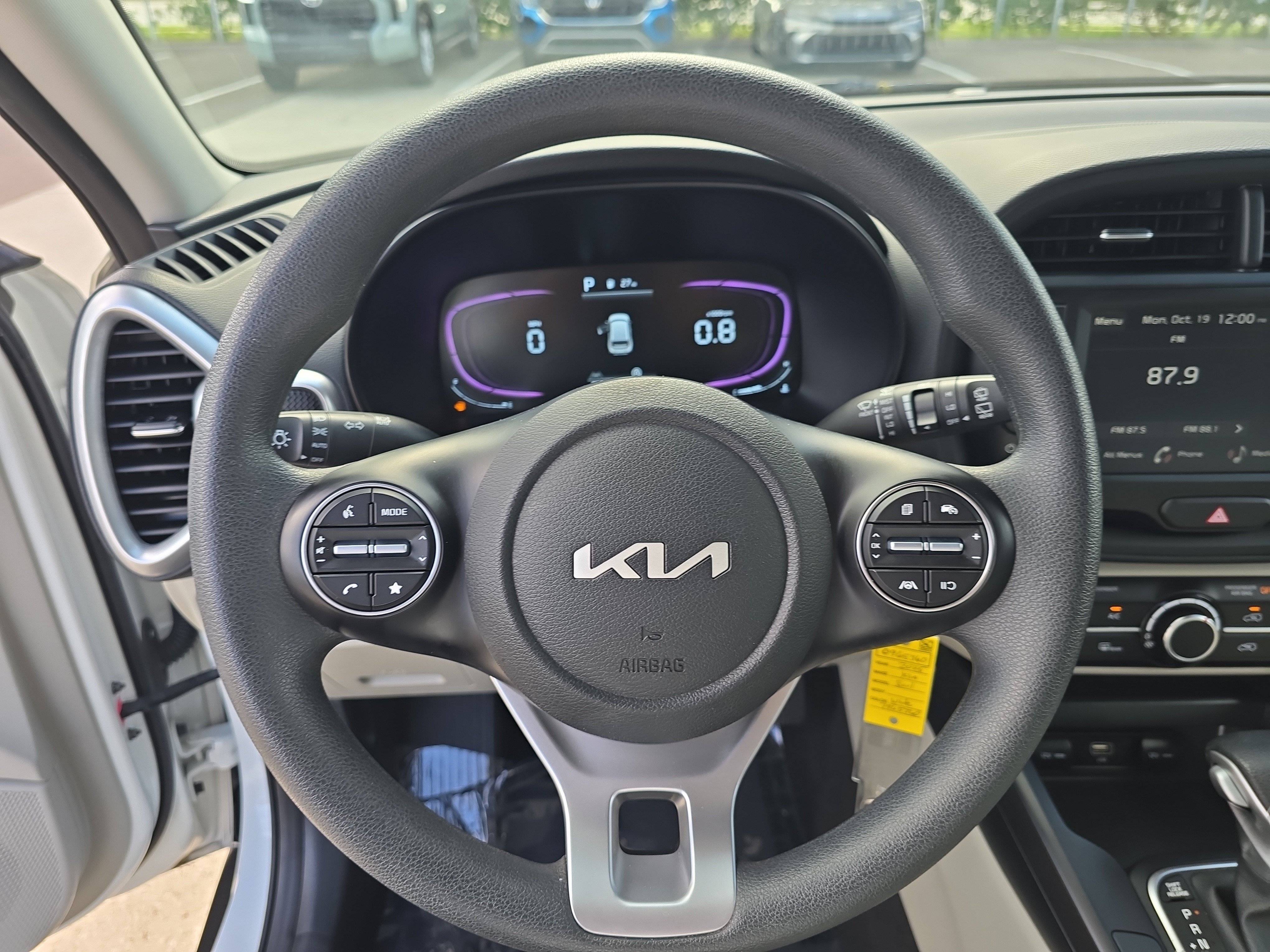 Certified 2025 Kia Soul LX w/ LX Technology Package FWD image 27