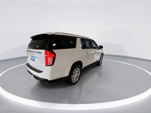 Used 2023 Chevrolet Suburban High Country image 8