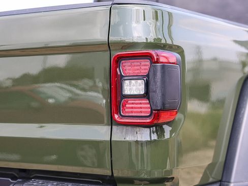 Used 2023 Jeep Gladiator Rubicon w/ LED Lighting Group AWD/4WD image 23