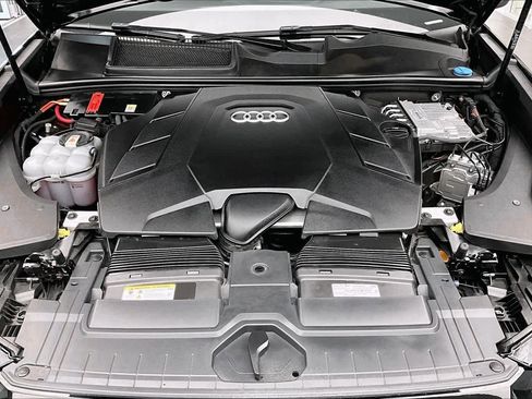 Used 2022 Audi Q8 Premium Plus image 30
