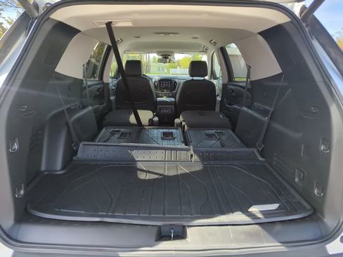 Used 2021 Chevrolet Traverse LT w/ LPO, Floor Liner Package AWD/4WD image 17