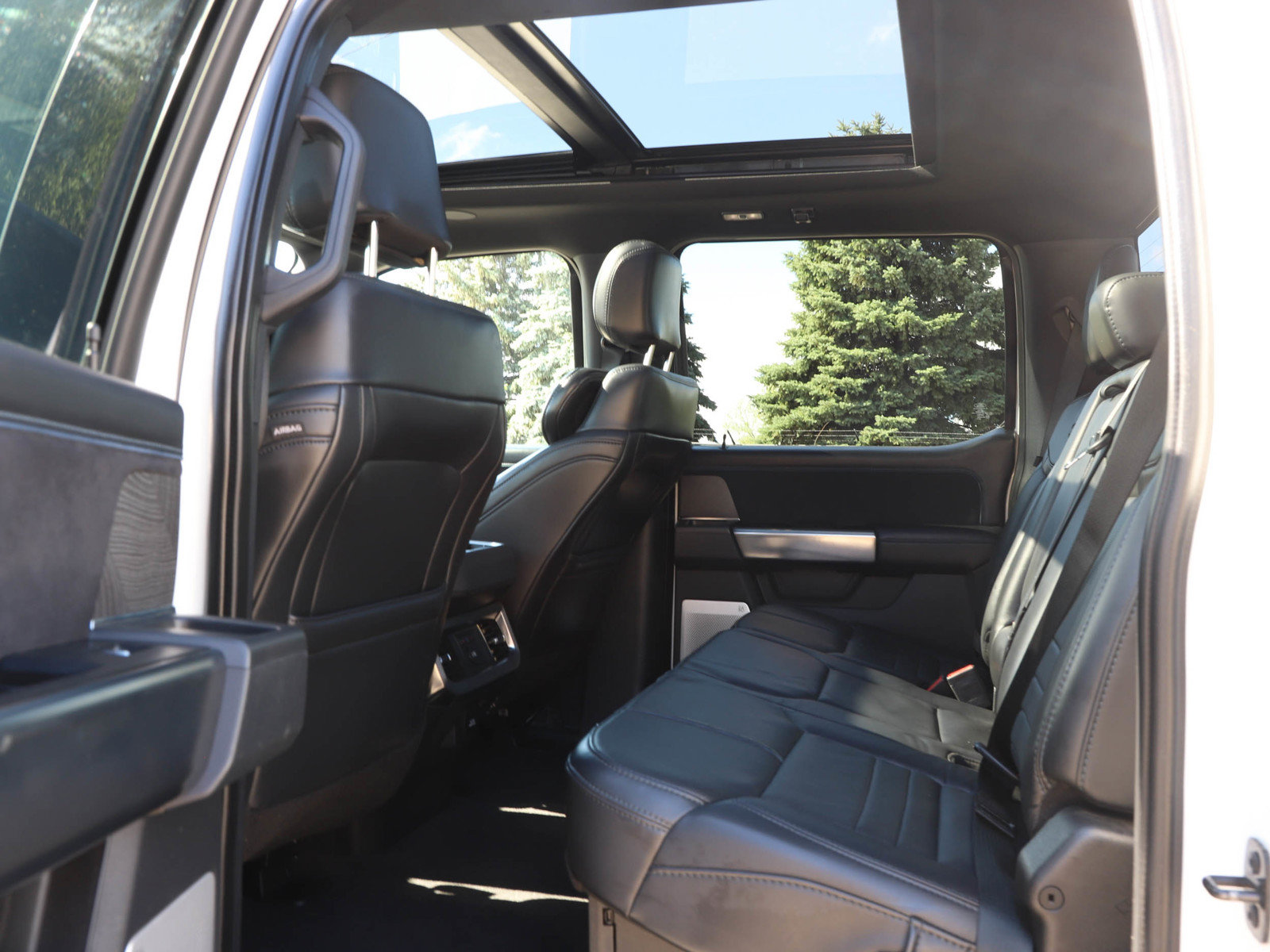 Used 2025 Ford F350 Platinum AWD/4WD image 16