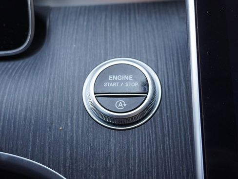 Used 2022 Mercedes-Benz C 300 4MATIC Sedan image 52