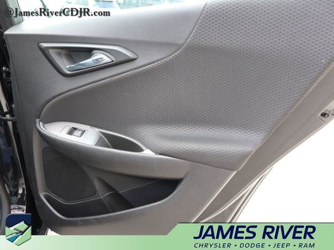 Used 2025 Chevrolet Malibu LT image 11