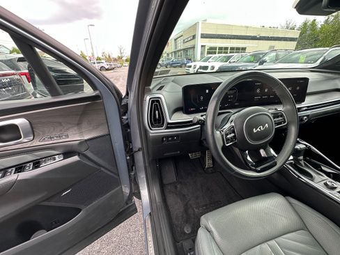 Used 2024 Kia Sorento SX Prestige w/ Sage Leather Package AWD/4WD image 32