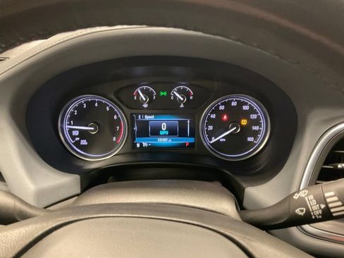 Used 2019 Buick Enclave Essence AWD/4WD image 12
