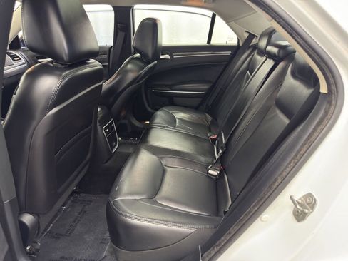 Used 2015 Chrysler 300 Limited image 25