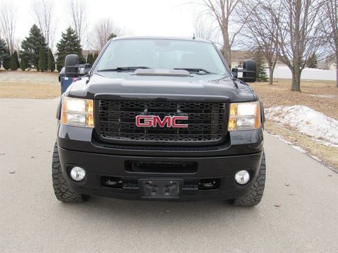 Used 2012 GMC Sierra 2500 Denali w/ Suspension Package, Off-Road image 6
