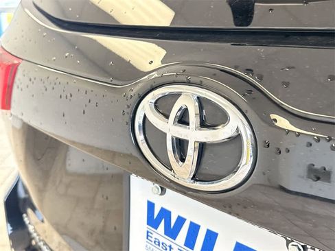 Used 2019 Toyota Highlander XLE image 12