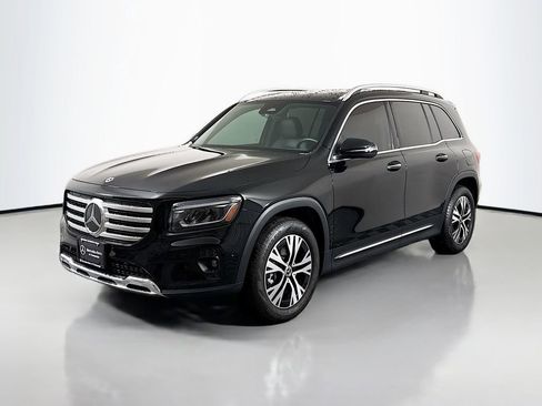 Used 2024 Mercedes-Benz GLB 250 image 3