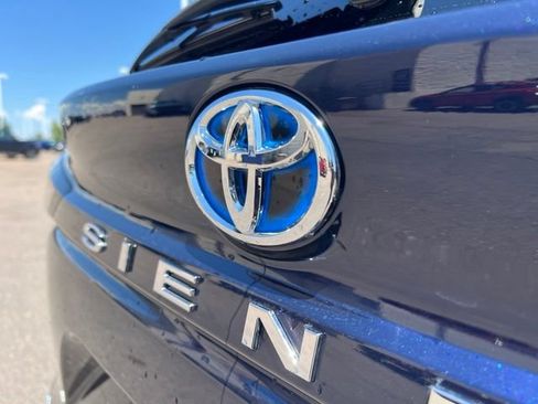 Used 2021 Toyota Sienna Limited AWD/4WD image 13