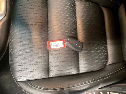 Used 2023 Chevrolet Bolt LT FWD image 30