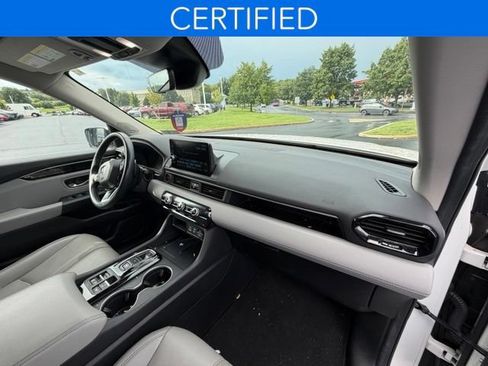 Used 2024 Honda Pilot Touring image 23